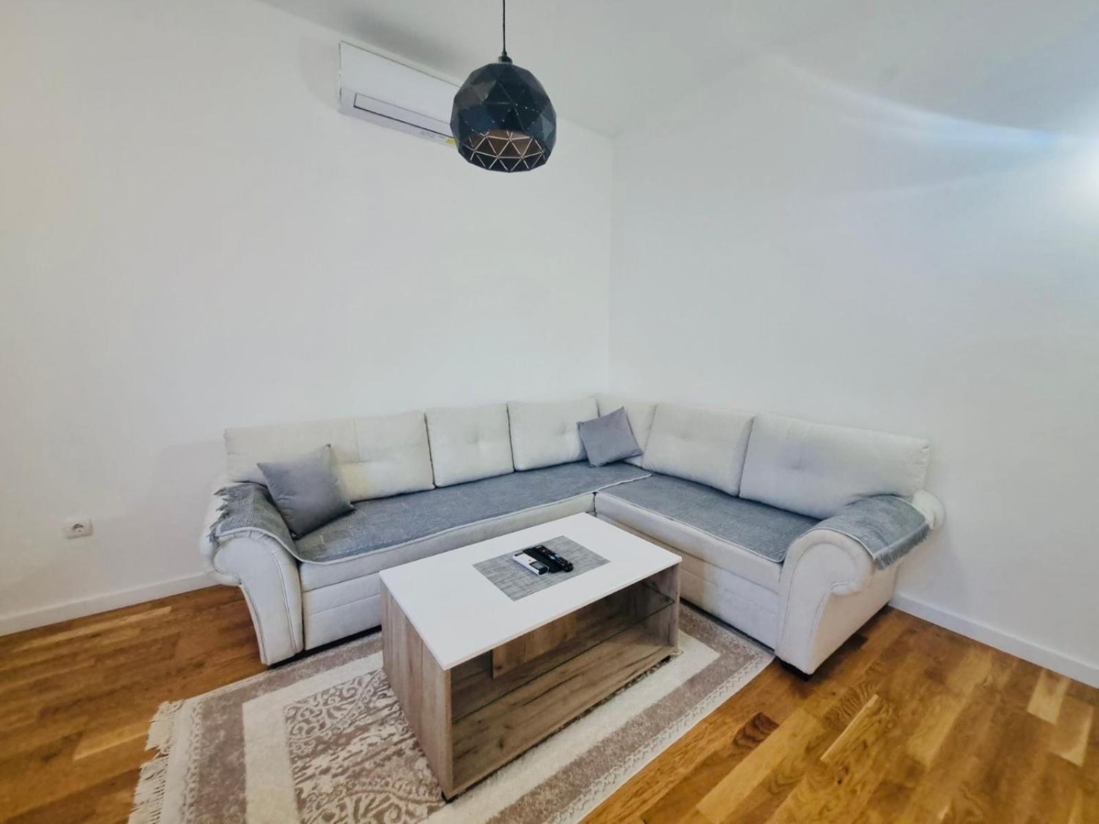Apartment Dora Cetinje Ngoại thất bức ảnh